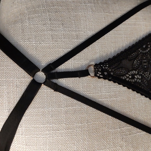 🖤EUC Victoria's Secret Very Sexy Unlined Racerback Plunge, Front Close, 34B - Picture 6 of 9